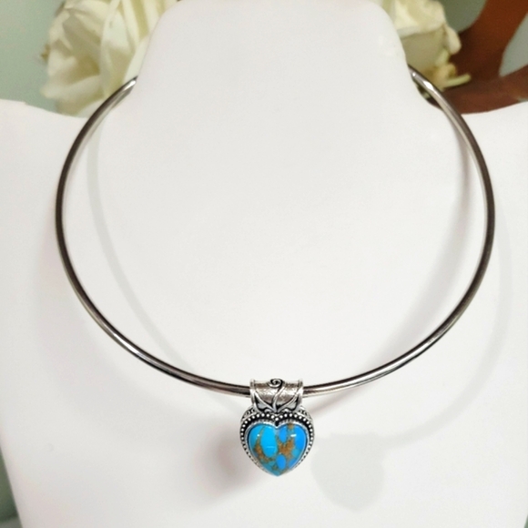 NWT CHOKER NACKLACE WITH TURQUOISE HEART CHARM. CHARMS ARE INTERCHANGEABLE - Picture 2 of 3